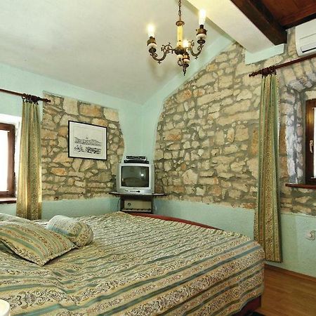 Mugeba 3 Bedroom Accommodation Poreč Zewnętrze zdjęcie